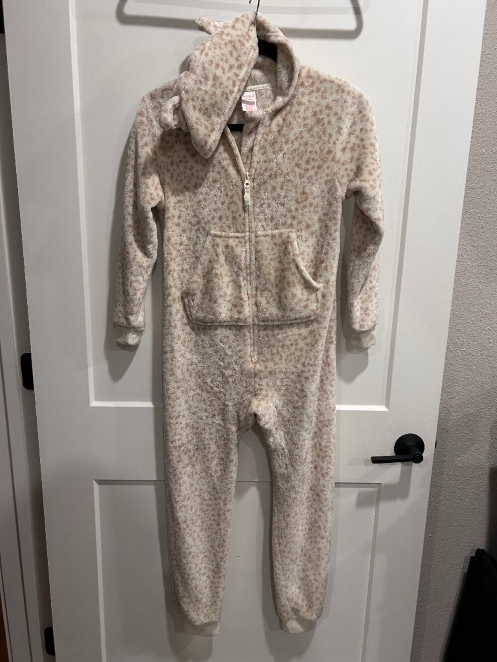 Cat & Jack Girls L 10/12 Leopard Fleece One Piece Hooded Pajama Sleeper